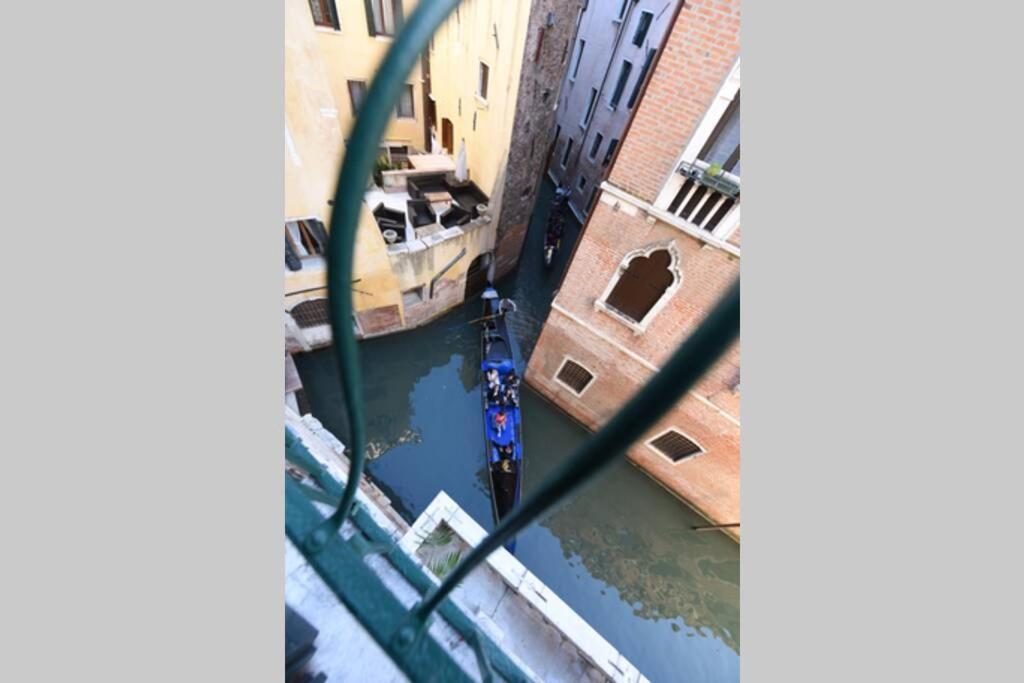 Leoncini With A Wonderful Canal View Venedig
